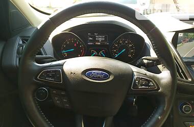Позашляховик / Кросовер Ford Escape 2017 в 