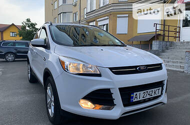 Позашляховик / Кросовер Ford Escape 2015 в 