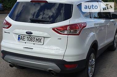 Позашляховик / Кросовер Ford Escape 2016 в 