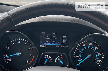 Позашляховик / Кросовер Ford Escape 2015 в 