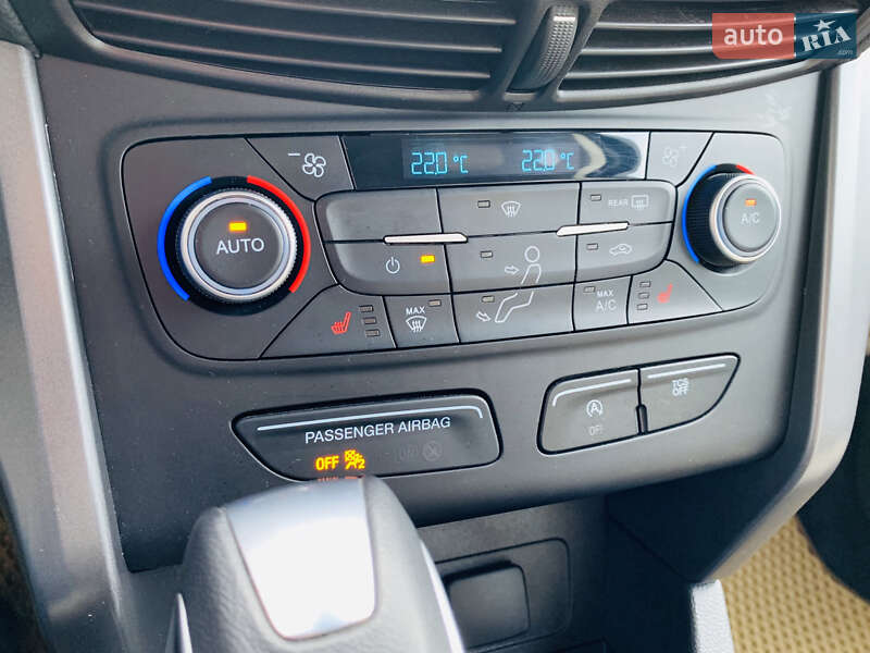Внедорожник / Кроссовер Ford Escape 2017 в Львове