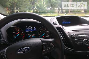 Позашляховик / Кросовер Ford Escape 2017 в Кропивницькому