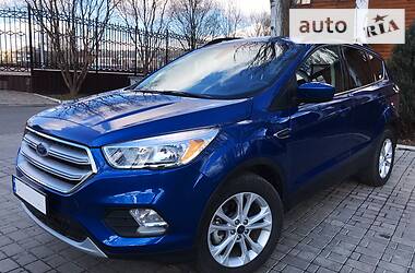 Позашляховик / Кросовер Ford Escape 2017 в 