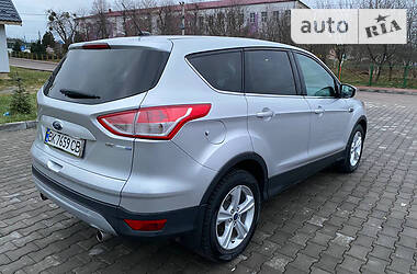 Внедорожник / Кроссовер Ford Escape 2015 в Ровно