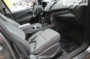 Внедорожник / Кроссовер Ford Escape 2017 в 