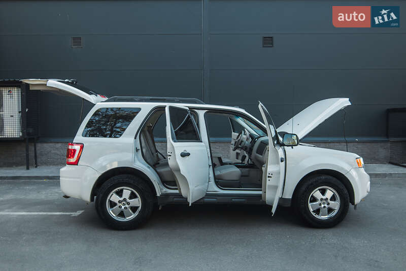 Внедорожник / Кроссовер Ford Escape 2011 в Днепре