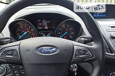 Внедорожник / Кроссовер Ford Escape 2017 в 