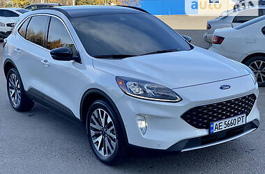 Внедорожник / Кроссовер Ford Escape 2020 в 