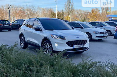 Внедорожник / Кроссовер Ford Escape 2020 в 