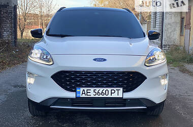 Внедорожник / Кроссовер Ford Escape 2020 в 