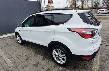 Внедорожник / Кроссовер Ford Escape 2018 в 