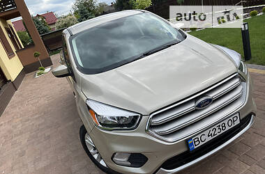 Внедорожник / Кроссовер Ford Escape 2017 в Дрогобыче