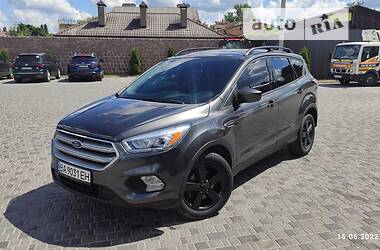 Внедорожник / Кроссовер Ford Escape 2017 в Кропивницком