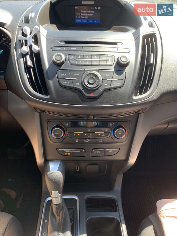 Позашляховик / Кросовер Ford Escape 2017 в Ромнах