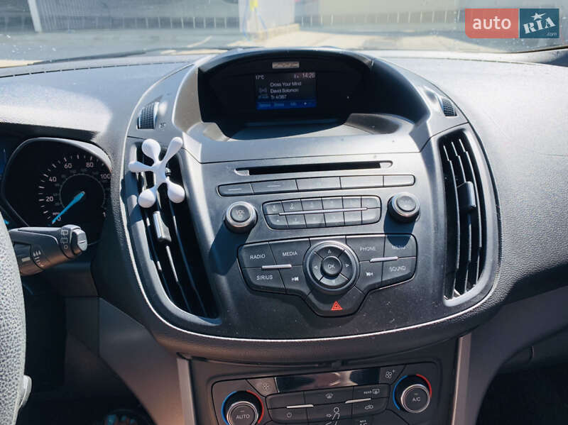 Позашляховик / Кросовер Ford Escape 2017 в Ромнах