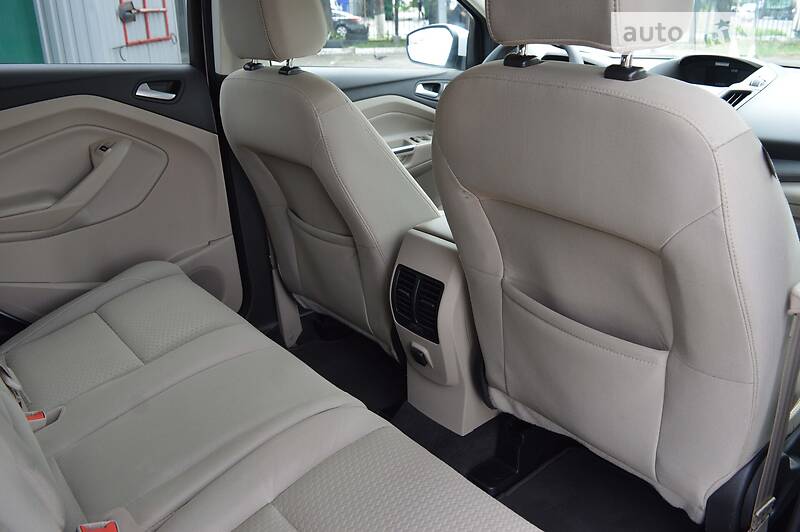 Позашляховик / Кросовер Ford Escape 2016 в Києві