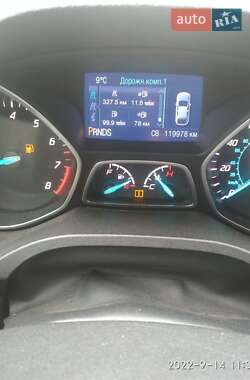 Внедорожник / Кроссовер Ford Escape 2015 в 