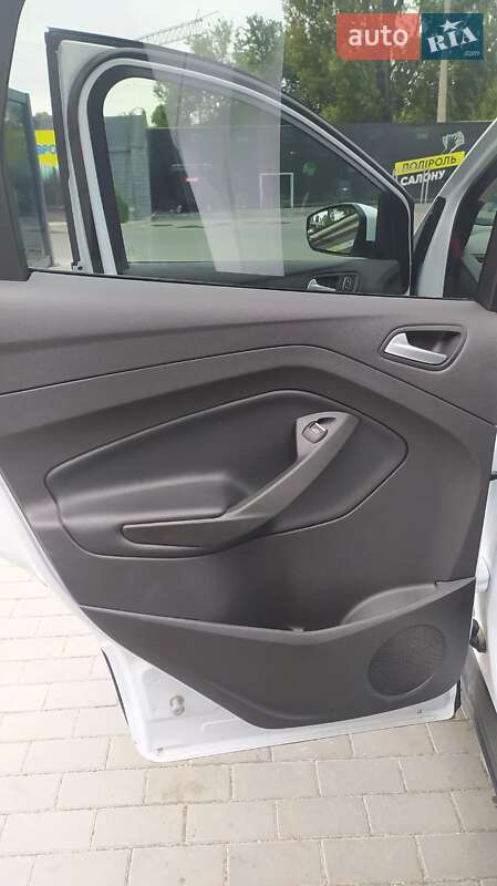 Внедорожник / Кроссовер Ford Escape 2019 в Краматорске