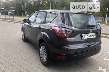 Позашляховик / Кросовер Ford Escape 2018 в 
