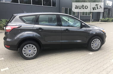 Позашляховик / Кросовер Ford Escape 2018 в 