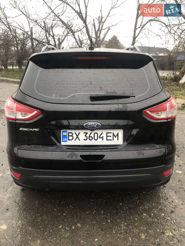 Внедорожник / Кроссовер Ford Escape 2016 в Городке