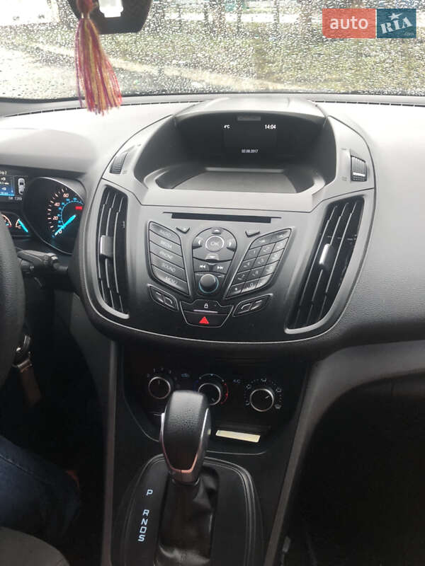 Внедорожник / Кроссовер Ford Escape 2016 в Городке