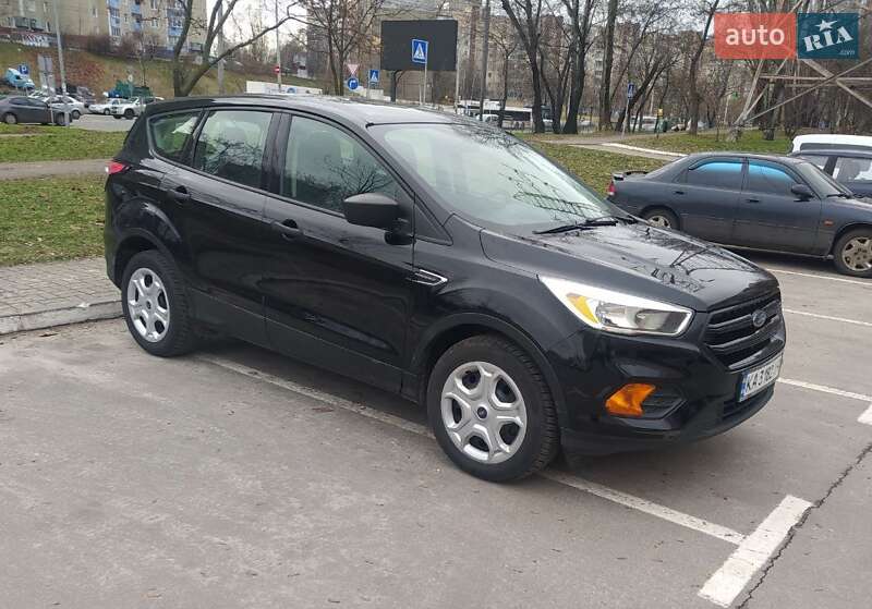 Позашляховик / Кросовер Ford Escape 2017 в Києві