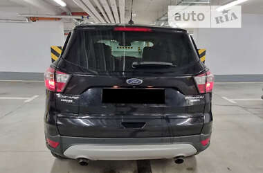 Внедорожник / Кроссовер Ford Escape 2017 в 