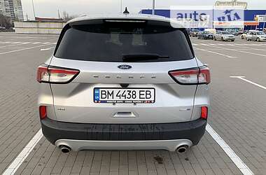 Внедорожник / Кроссовер Ford Escape 2020 в 