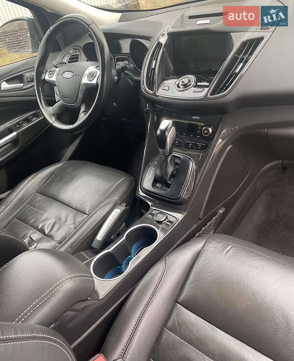 Внедорожник / Кроссовер Ford Escape 2015 в Сокирянах