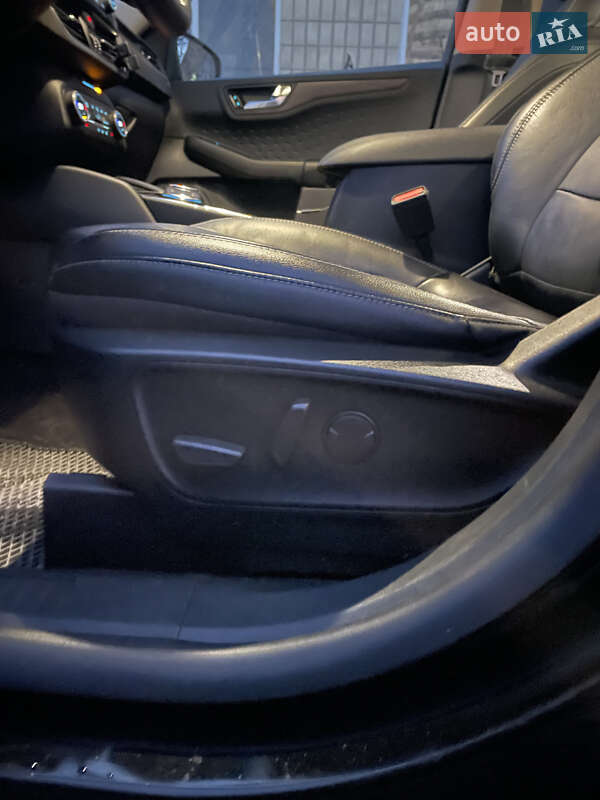 Внедорожник / Кроссовер Ford Escape 2020 в Киеве