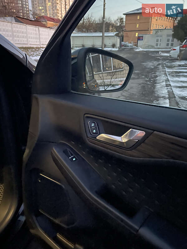 Внедорожник / Кроссовер Ford Escape 2020 в Киеве