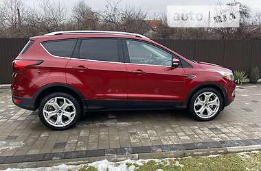 Позашляховик / Кросовер Ford Escape 2019 в Коломиї