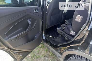 Внедорожник / Кроссовер Ford Escape 2014 в 