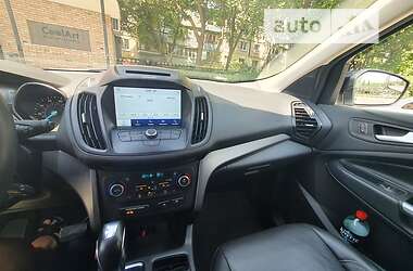 Внедорожник / Кроссовер Ford Escape 2017 в 