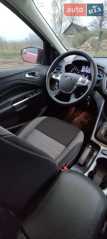 Внедорожник / Кроссовер Ford Escape 2016 в Чернигове
