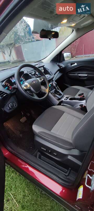 Внедорожник / Кроссовер Ford Escape 2016 в Чернигове