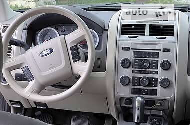 Внедорожник / Кроссовер Ford Escape 2008 в 