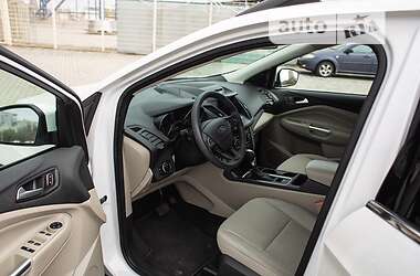 Внедорожник / Кроссовер Ford Escape 2016 в 