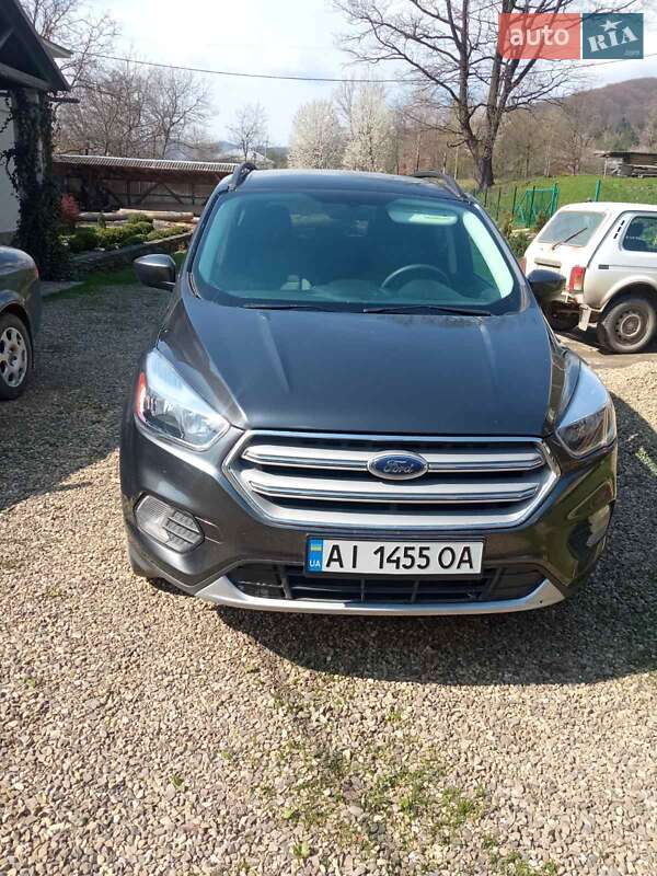 Внедорожник / Кроссовер Ford Escape 2018 в Косове
