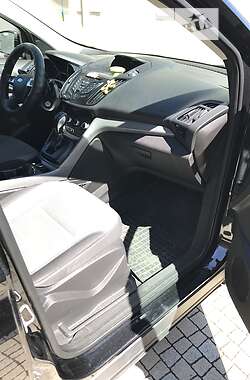 Внедорожник / Кроссовер Ford Escape 2014 в 