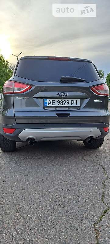Внедорожник / Кроссовер Ford Escape 2015 в Кривом Роге