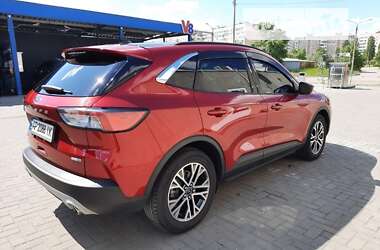 Внедорожник / Кроссовер Ford Escape 2020 в 