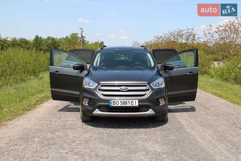 Позашляховик / Кросовер Ford Escape 2017 в Кременці