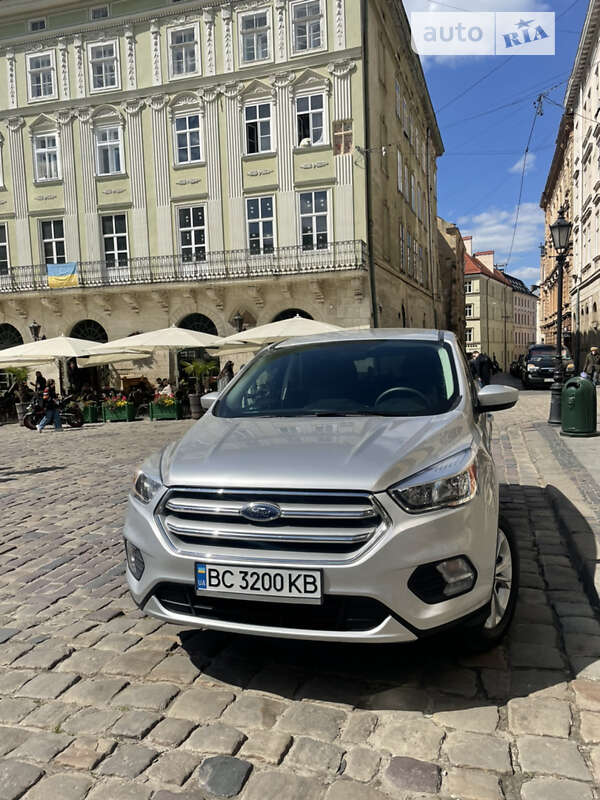 Внедорожник / Кроссовер Ford Escape 2019 в Львове