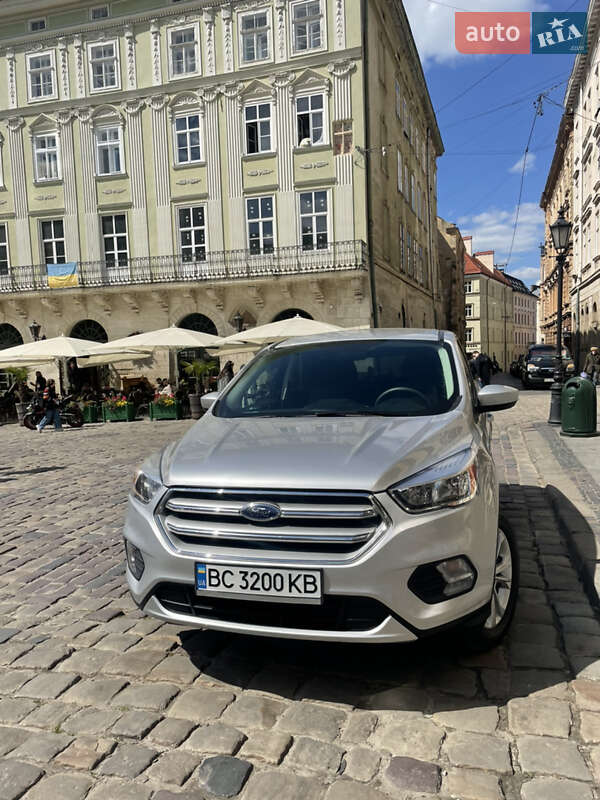 Позашляховик / Кросовер Ford Escape 2019 в Львові