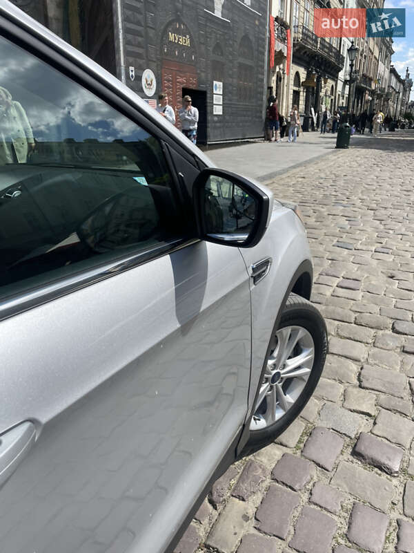 Позашляховик / Кросовер Ford Escape 2019 в Львові