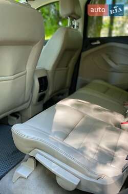 Внедорожник / Кроссовер Ford Escape 2015 в 