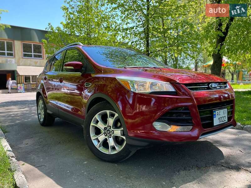 Внедорожник / Кроссовер Ford Escape 2015 в Нововолынске
