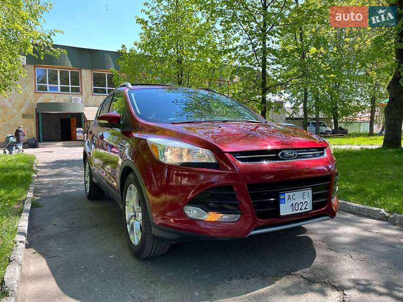 Внедорожник / Кроссовер Ford Escape 2015 в Нововолынске